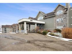 3204-3000 Millrise Point SW Calgary, AB T2Y 3W4