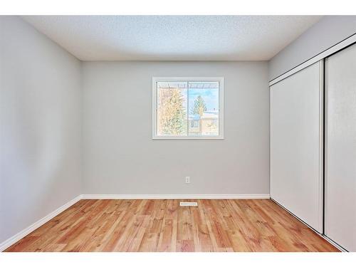 770 Ranchview Cir Nw, Calgary, AB - Indoor Photo Showing Other Room