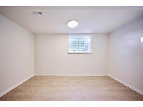 770 Ranchview Cir Nw, Calgary, AB - Indoor Photo Showing Other Room