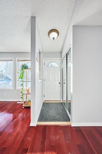 770 Ranchview Cir Nw, Calgary, AB - Indoor Photo Showing Other Room