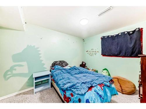 4324 73 Street Nw, Calgary, AB - Indoor Photo Showing Bedroom