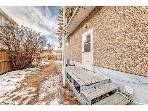 4324 73 Street Nw, Calgary, AB - Outdoor