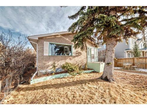 4324 73 Street Nw, Calgary, AB - Outdoor