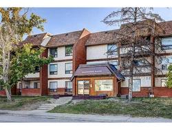 312-1712 38 Street SE Calgary, AB T2A 1H1