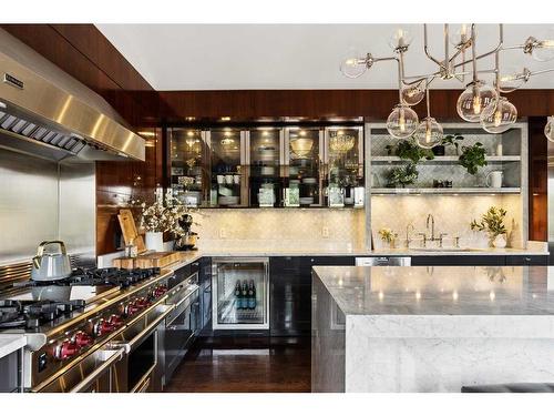 930 Prospect Avenue Sw, Calgary, AB - Indoor Photo Showing Kitchen