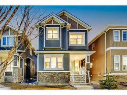 557 Redstone Drive NE Calgary, AB T3N 0R3