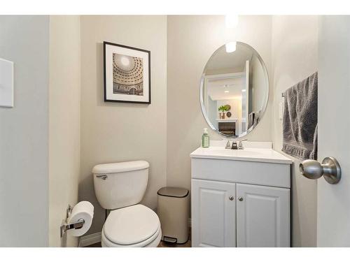 149 New Brighton Green Se, Calgary, AB - Indoor Photo Showing Bathroom