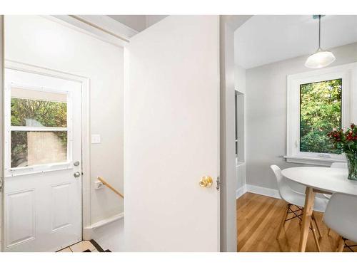 1925 12 Avenue Sw, Calgary, AB - Indoor Photo Showing Dining Room