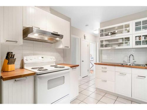 1925 12 Avenue Sw, Calgary, AB - Indoor Photo Showing Kitchen With Double Sink