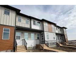 727 Wolf Willow Boulevard SE Calgary, AB T2X 5R2