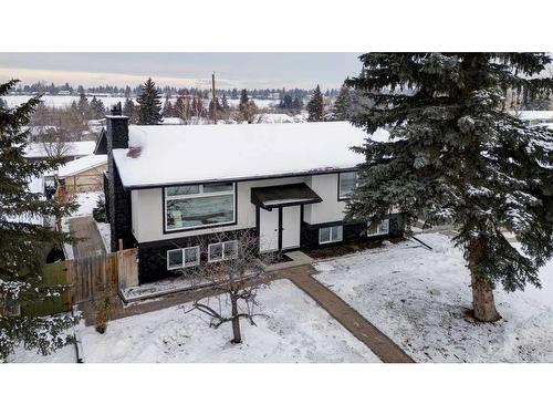 435 Queensland Road Se, Calgary, AB - Outdoor