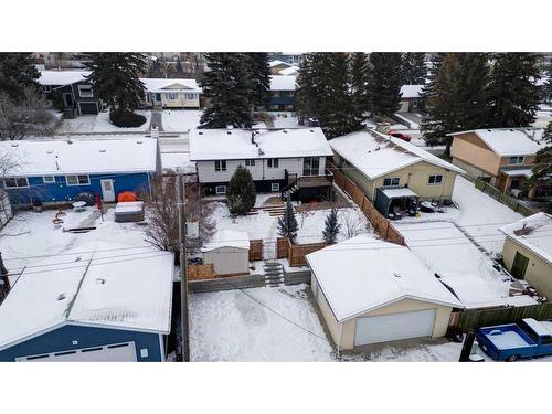 435 Queensland Road Se, Calgary, AB - Outdoor