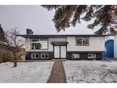 435 Queensland Road Se, Calgary, AB - Outdoor