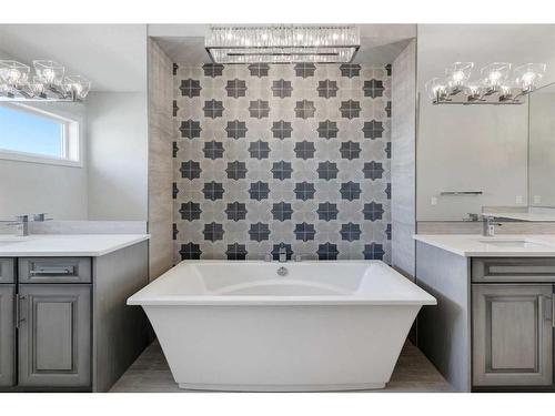 338 Shawnee Boulevard Sw, Calgary, AB - Indoor Photo Showing Bathroom