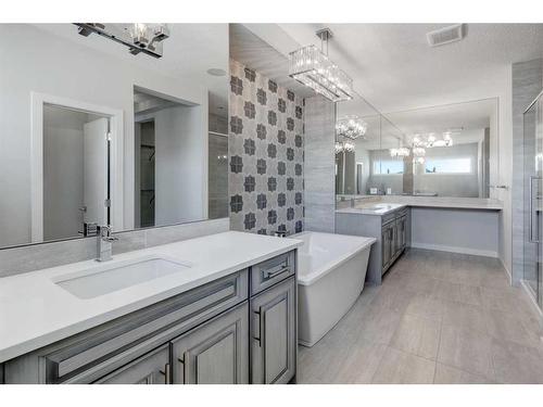 338 Shawnee Boulevard Sw, Calgary, AB - Indoor Photo Showing Bathroom