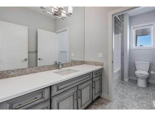 338 Shawnee Boulevard Sw, Calgary, AB - Indoor Photo Showing Bathroom