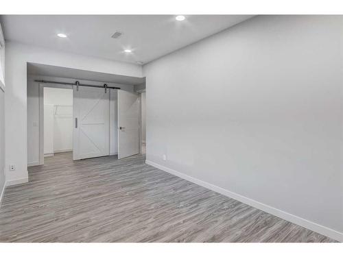 338 Shawnee Boulevard Sw, Calgary, AB - Indoor Photo Showing Other Room