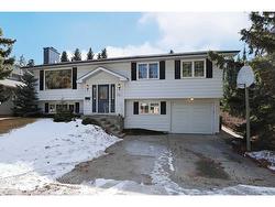 26 Varsplain Place NW Calgary, AB T3A 0C7