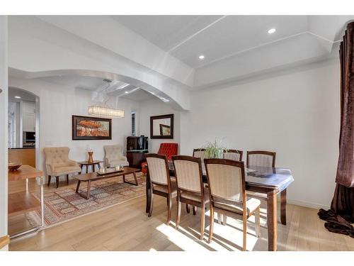 20 Weston Drive Sw, Calgary, AB - Indoor Photo Showing Dining Room