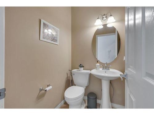 20 Weston Drive Sw, Calgary, AB - Indoor Photo Showing Bathroom