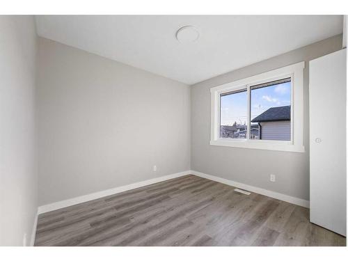 3239 Dovercliffe Road Se, Calgary, AB - Indoor Photo Showing Other Room