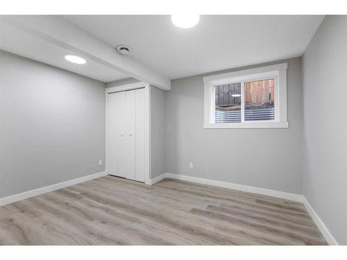 3239 Dovercliffe Road Se, Calgary, AB - Indoor Photo Showing Other Room