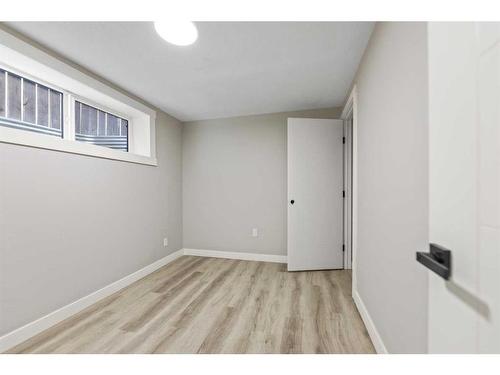 3239 Dovercliffe Road Se, Calgary, AB - Indoor Photo Showing Other Room