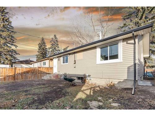 3239 Dovercliffe Road Se, Calgary, AB - Outdoor