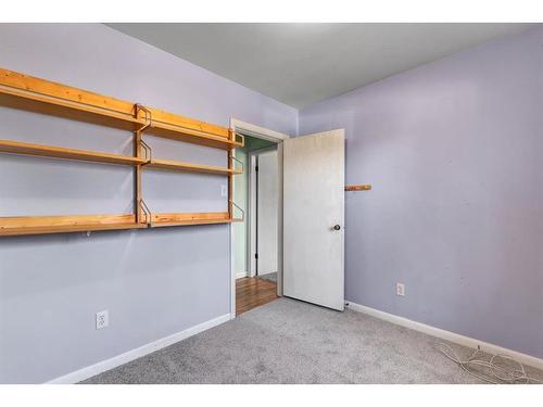 8907 34 Avenue Nw, Calgary, AB - Indoor Photo Showing Other Room