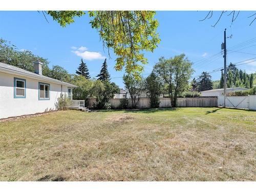 8907 34 Avenue Nw, Calgary, AB - Outdoor