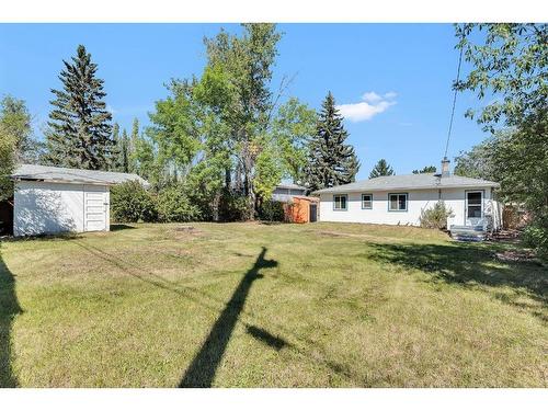 8907 34 Avenue Nw, Calgary, AB - Outdoor