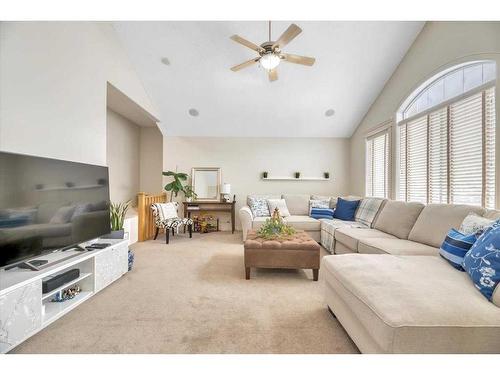 263 Discovery Ridge Boulevard Sw, Calgary, AB - Indoor Photo Showing Living Room