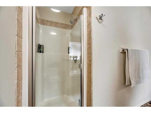 263 Discovery Ridge Boulevard Sw, Calgary, AB - Indoor Photo Showing Bathroom