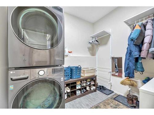 263 Discovery Ridge Boulevard Sw, Calgary, AB - Indoor Photo Showing Laundry Room