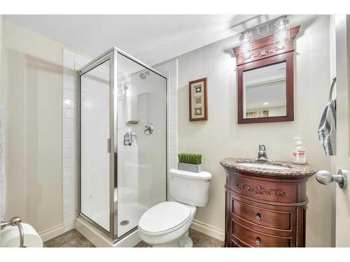 263 Discovery Ridge Boulevard Sw, Calgary, AB - Indoor Photo Showing Bathroom