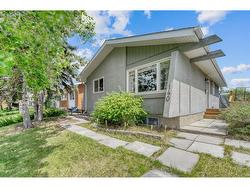 140 Maitland Place NE Calgary, AB T2A 5V5