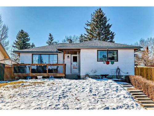 484 Queen Charlotte Road Se, Calgary, AB - Outdoor With Deck Patio Veranda