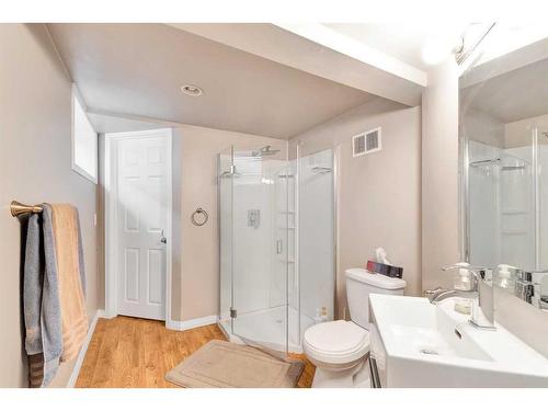 54 St Monica Avenue Se, Calgary, AB - Indoor Photo Showing Bathroom