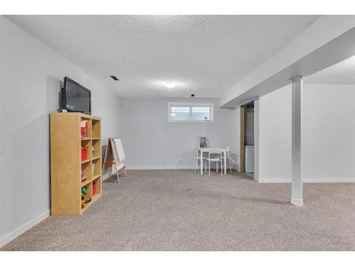 300 Walden Parade Se, Calgary, AB - Indoor