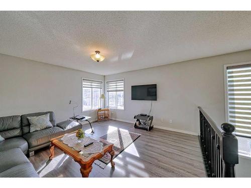 602 Kincora Bay Nw, Calgary, AB - Indoor Photo Showing Living Room