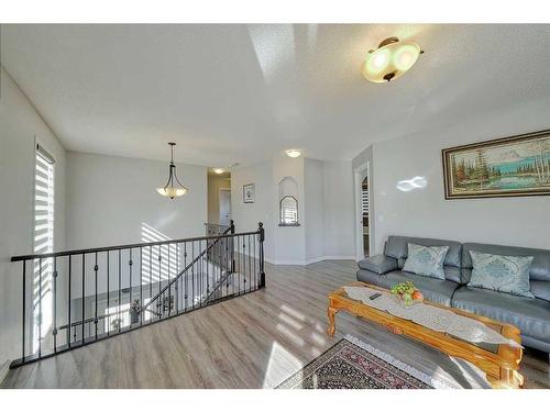 602 Kincora Bay Nw, Calgary, AB - Indoor Photo Showing Living Room