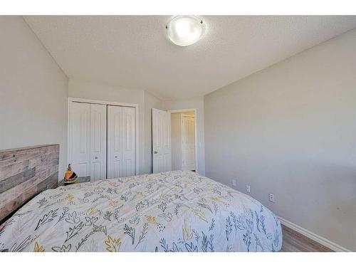 602 Kincora Bay Nw, Calgary, AB - Indoor Photo Showing Bedroom