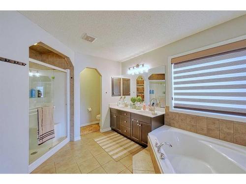 602 Kincora Bay Nw, Calgary, AB - Indoor Photo Showing Bathroom