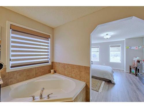 602 Kincora Bay Nw, Calgary, AB - Indoor Photo Showing Bathroom