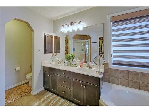 602 Kincora Bay Nw, Calgary, AB - Indoor Photo Showing Bathroom