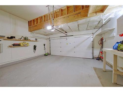 602 Kincora Bay Nw, Calgary, AB - Indoor Photo Showing Garage