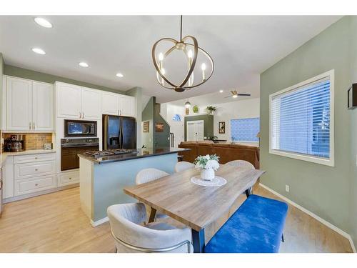 51 Patterson Hill Sw, Calgary, AB - Indoor Photo Showing Dining Room