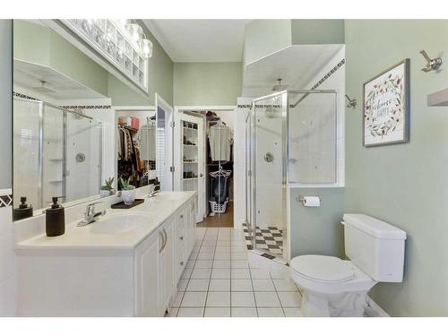 51 Patterson Hill Sw, Calgary, AB - Indoor Photo Showing Bathroom