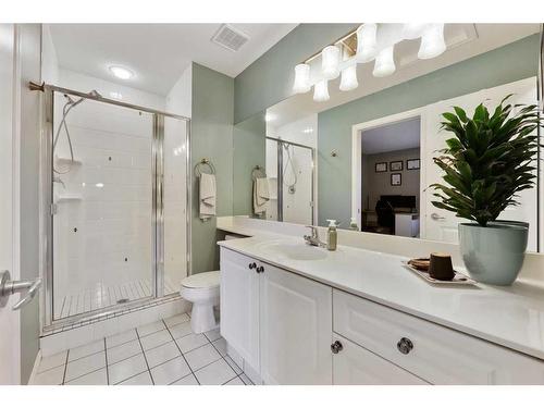 51 Patterson Hill Sw, Calgary, AB - Indoor Photo Showing Bathroom