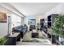 94-5103 35 Avenue SW Calgary, AB T3E 6L9